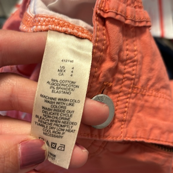 DKNY longer short with cuff bottom size 4 - Picture 5 of 5